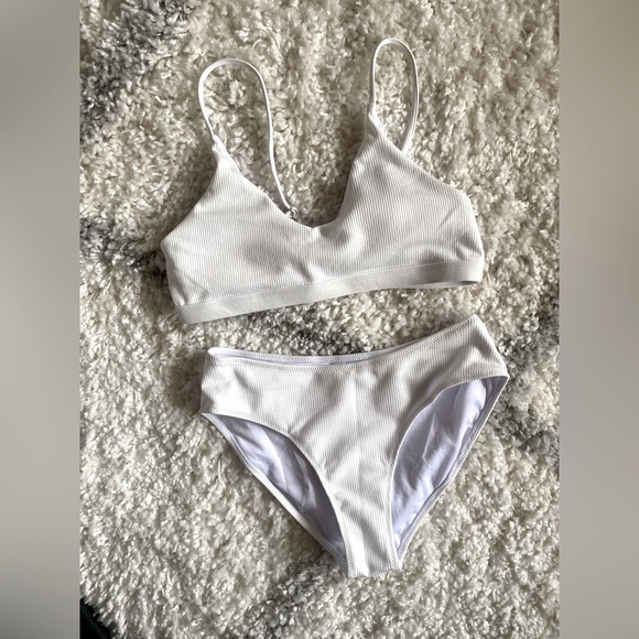 Bohemian BOHO WHITE BIKINI ribbed material swimwear adjustable straps bride NWT - Picture 2 of 7